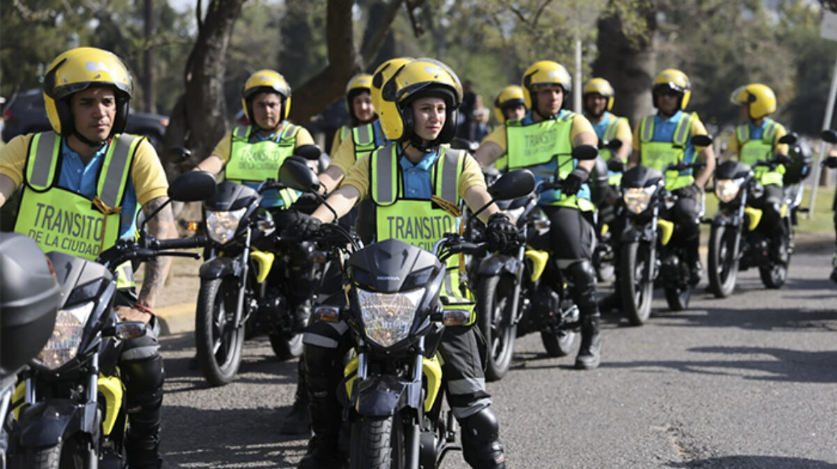 El Gobierno porteño suma agentes de tránsito y motos