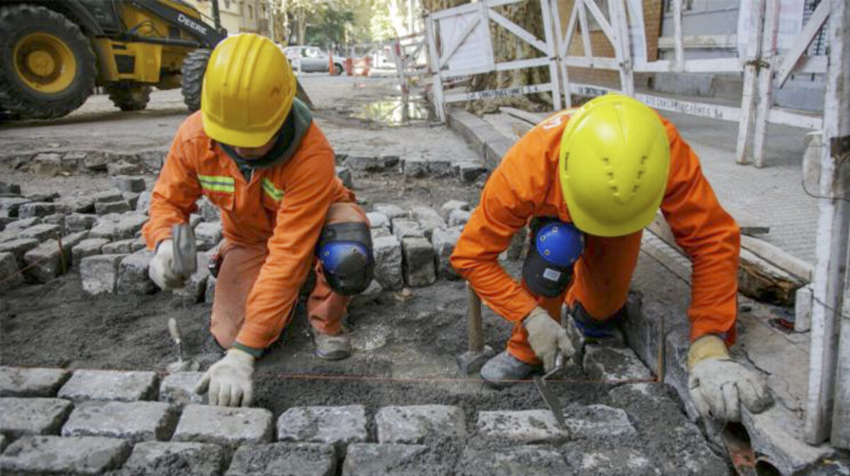 Readoquinan varias calles de la ciudad, algunas corresponden a la Comuna 12
