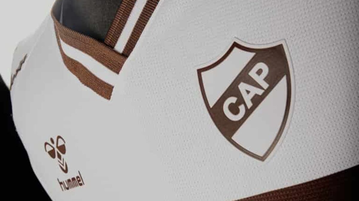 Platense en la final del Torneo Apertura y festejando sus 120º Aniversario