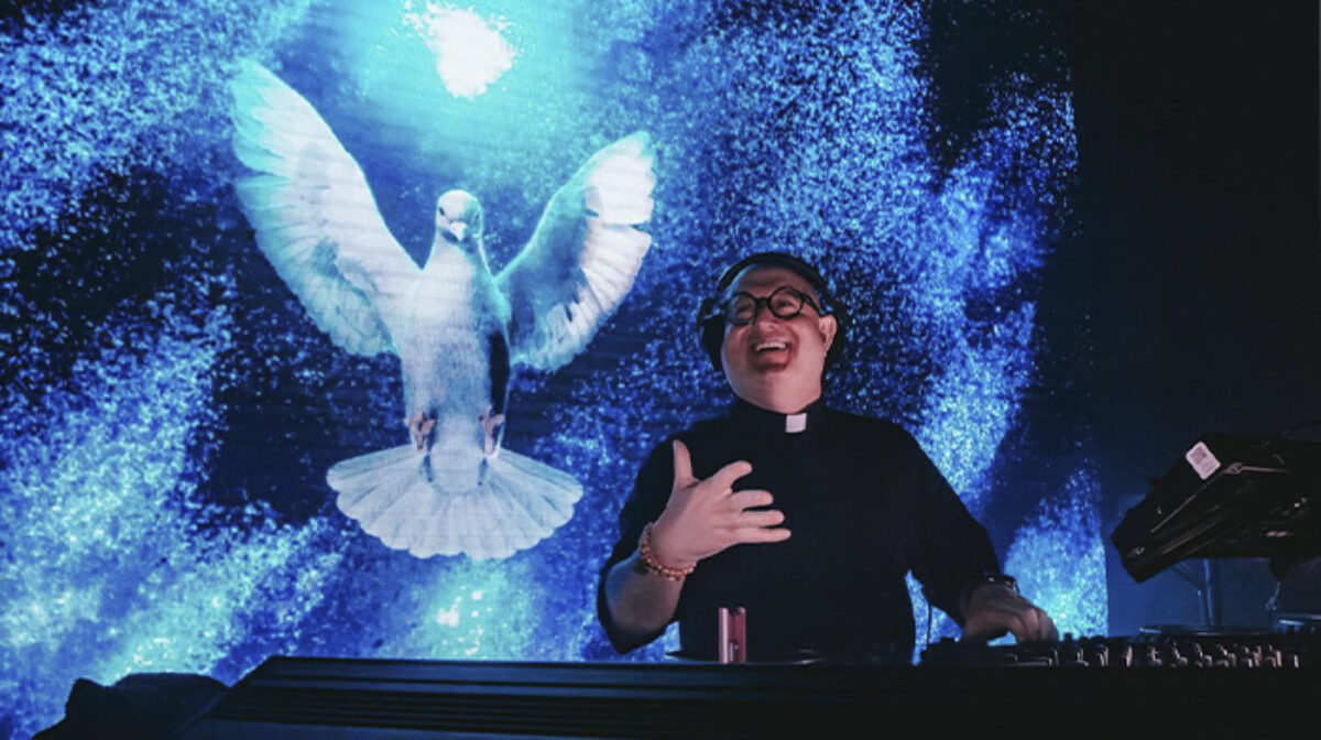 El “Cura DJ” se presentará en la Plaza de Mayo